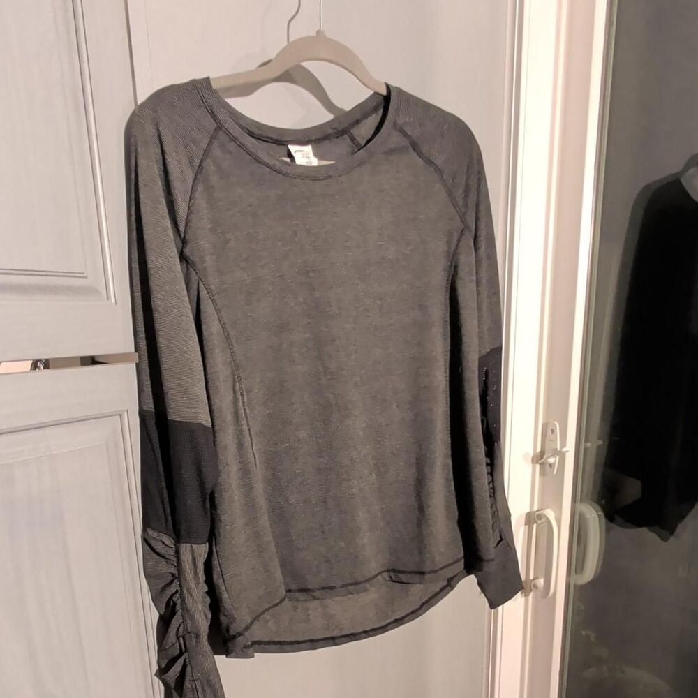 Avia Women's Grey and Black Shirt